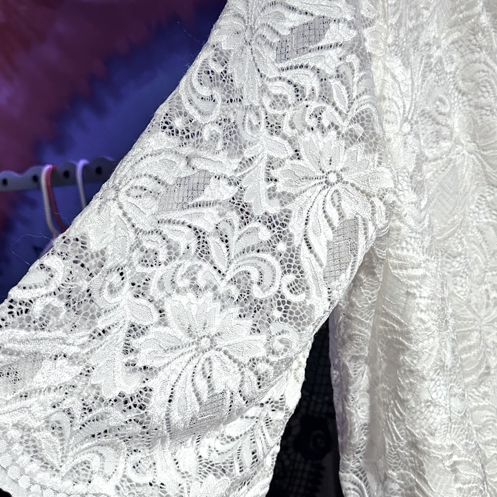 I am selling a lace Attention plus blouse